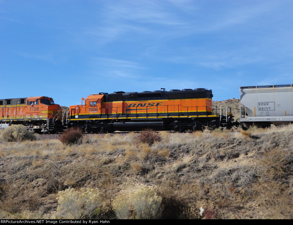 BNSF SD40-2 East of Summit